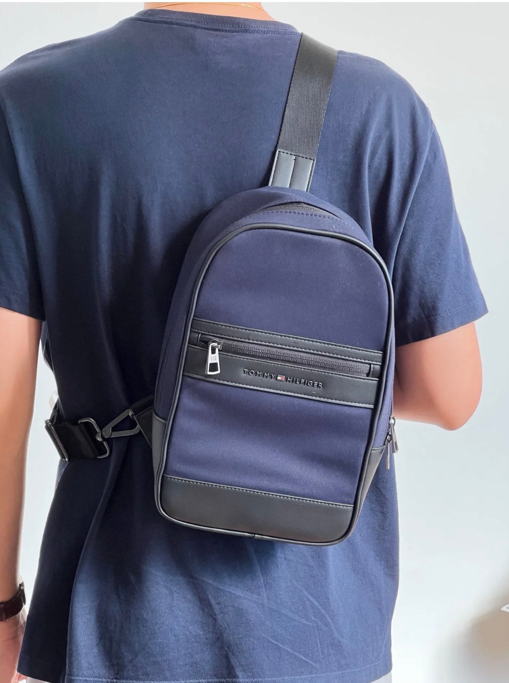 Bolso Sling Tommy Hilfiger Hombre Azul Marino
